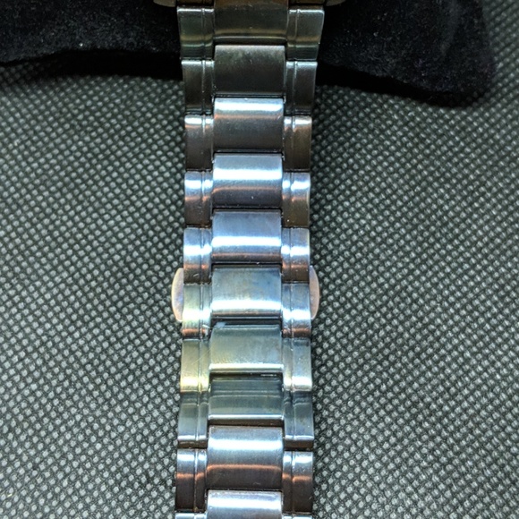 Elevon Mens Distressed Stainless Steel Watch - Picture 7 of 8